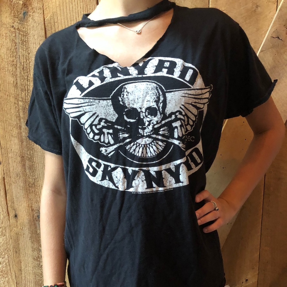 Lynard Skynard band distressed T-shirt black